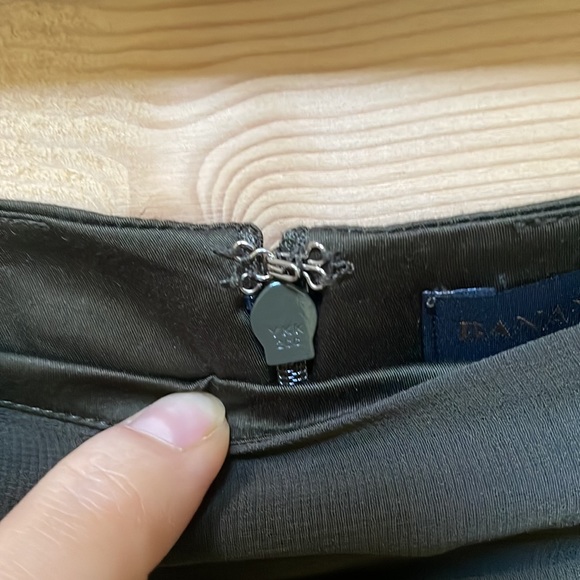 Banana Republic Olive Green high-waisted Mini Skirt | Size 0 - Picture 3 of 7